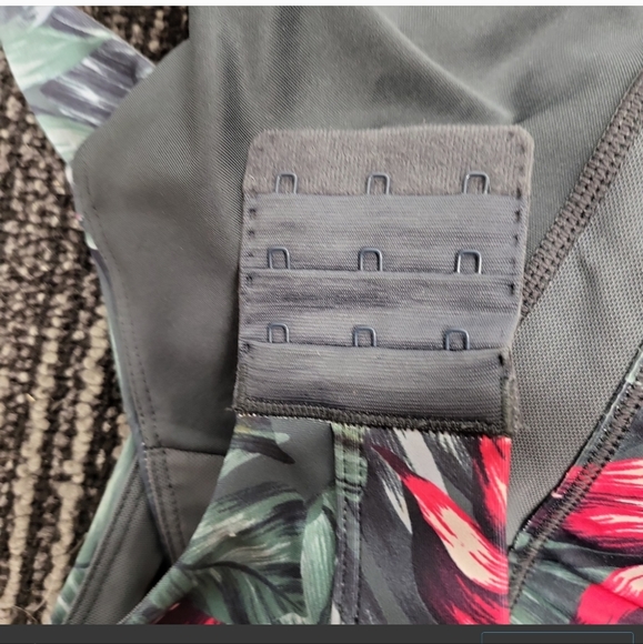 SOLD-Lolë Bra - Picture 8 of 9